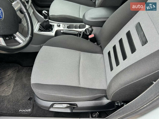 Сірий Форд Фокус, об'ємом двигуна 1.6 л та пробігом 200 тис. км за 5990 $, фото 16 на Automoto.ua