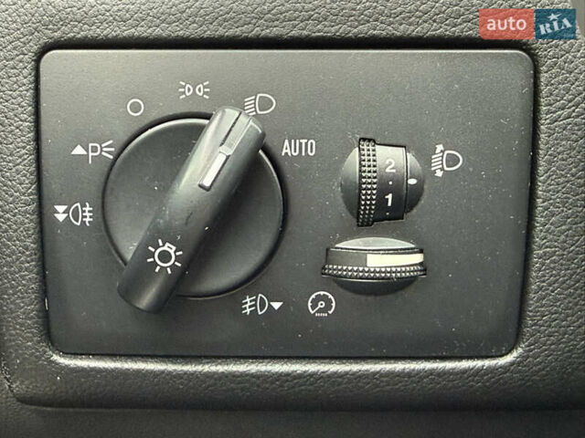 Сірий Форд Фокус, об'ємом двигуна 1.6 л та пробігом 341 тис. км за 6600 $, фото 50 на Automoto.ua