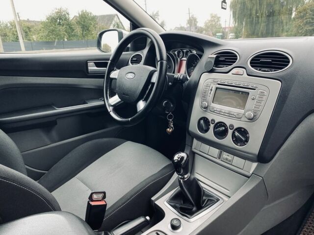 Серый Форд Фокус, объемом двигателя 1.6 л и пробегом 302 тыс. км за 5999 $, фото 11 на Automoto.ua