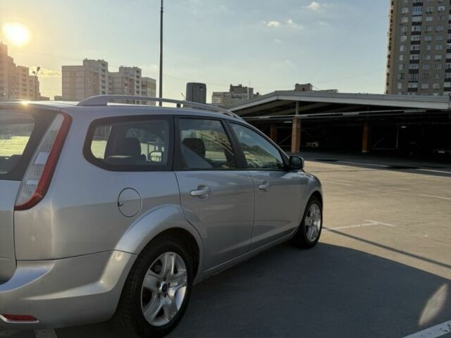 Сірий Форд Фокус, об'ємом двигуна 1.6 л та пробігом 266 тис. км за 5700 $, фото 3 на Automoto.ua