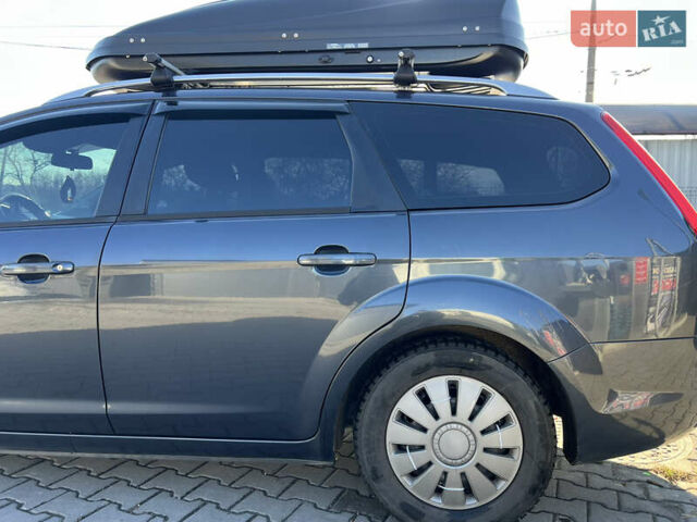 Серый Форд Фокус, объемом двигателя 1.6 л и пробегом 270 тыс. км за 5999 $, фото 12 на Automoto.ua