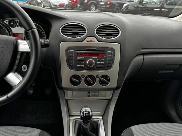 Серый Форд Фокус, объемом двигателя 1.6 л и пробегом 188 тыс. км за 5700 $, фото 11 на Automoto.ua