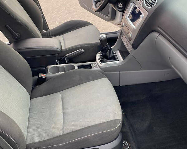 Серый Форд Фокус, объемом двигателя 1.6 л и пробегом 272 тыс. км за 6300 $, фото 14 на Automoto.ua