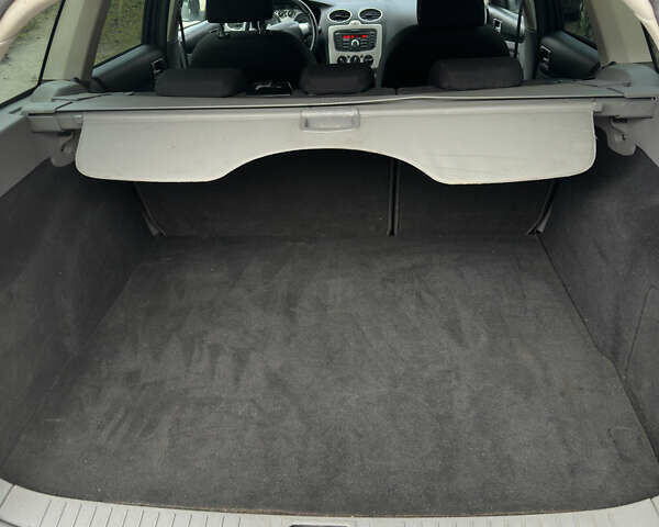 Сірий Форд Фокус, об'ємом двигуна 1.6 л та пробігом 260 тис. км за 5500 $, фото 13 на Automoto.ua