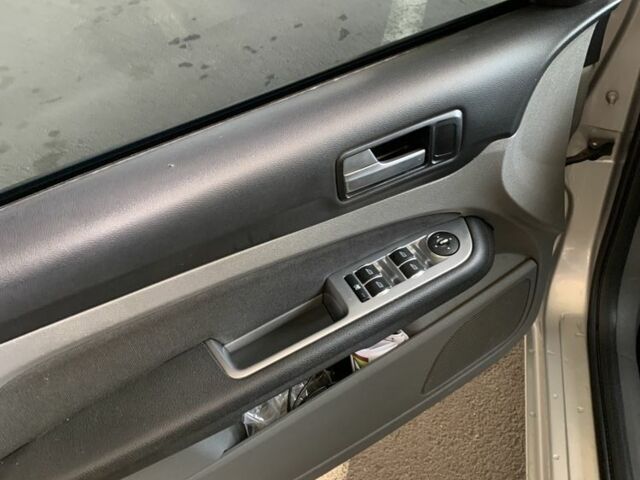 Сірий Форд Фокус, об'ємом двигуна 1.6 л та пробігом 194 тис. км за 6000 $, фото 6 на Automoto.ua