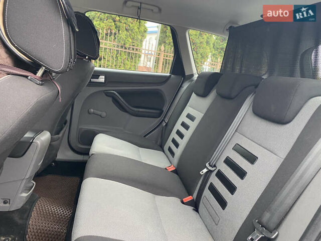 Сірий Форд Фокус, об'ємом двигуна 1.6 л та пробігом 303 тис. км за 6200 $, фото 42 на Automoto.ua