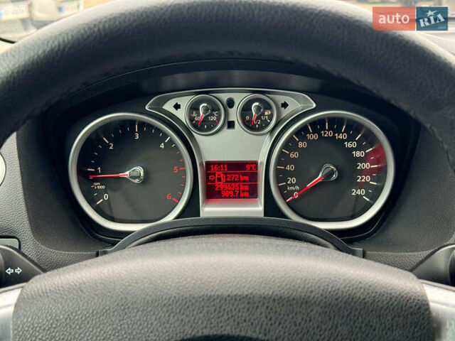 Сірий Форд Фокус, об'ємом двигуна 1.6 л та пробігом 300 тис. км за 5440 $, фото 25 на Automoto.ua
