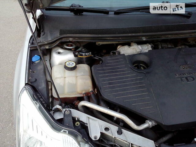 Серый Форд Фокус, объемом двигателя 1.8 л и пробегом 178 тыс. км за 5750 $, фото 11 на Automoto.ua
