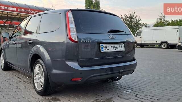 Серый Форд Фокус, объемом двигателя 1.6 л и пробегом 310 тыс. км за 6000 $, фото 4 на Automoto.ua
