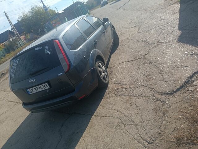 Серый Форд Фокус, объемом двигателя 1.6 л и пробегом 296 тыс. км за 5035 $, фото 3 на Automoto.ua