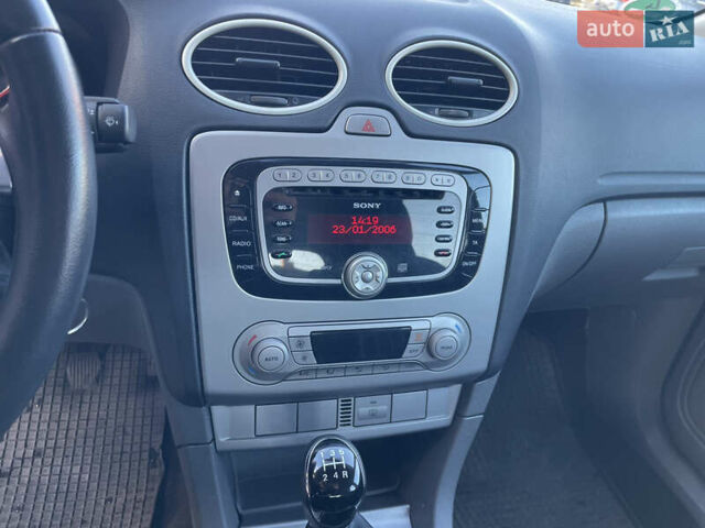 Сірий Форд Фокус, об'ємом двигуна 1.6 л та пробігом 236 тис. км за 5600 $, фото 13 на Automoto.ua