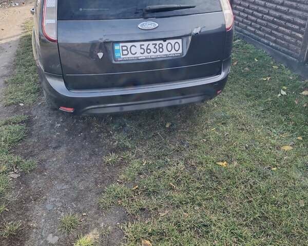 Серый Форд Фокус, объемом двигателя 1.6 л и пробегом 261 тыс. км за 5500 $, фото 4 на Automoto.ua