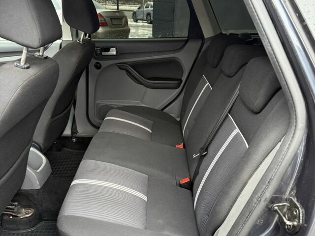 Сірий Форд Фокус, об'ємом двигуна 1.6 л та пробігом 280 тис. км за 5300 $, фото 17 на Automoto.ua