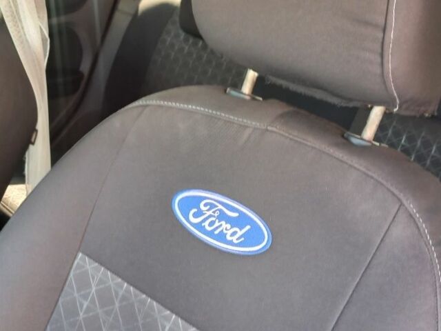 Серый Форд Фокус, объемом двигателя 1.6 л и пробегом 328 тыс. км за 6000 $, фото 6 на Automoto.ua