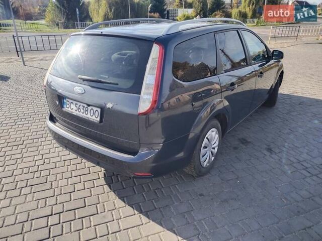Серый Форд Фокус, объемом двигателя 1.6 л и пробегом 261 тыс. км за 5500 $, фото 2 на Automoto.ua