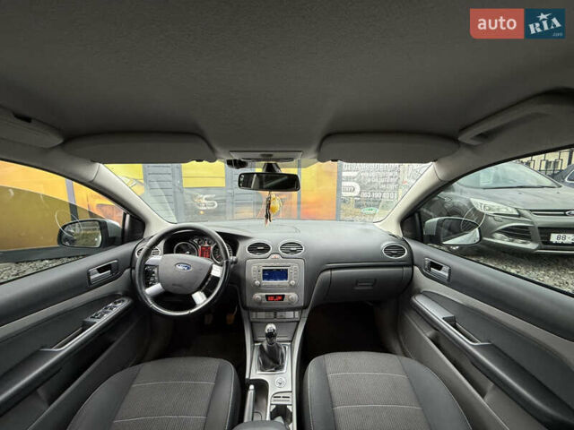Сірий Форд Фокус, об'ємом двигуна 1.6 л та пробігом 251 тис. км за 6600 $, фото 4 на Automoto.ua