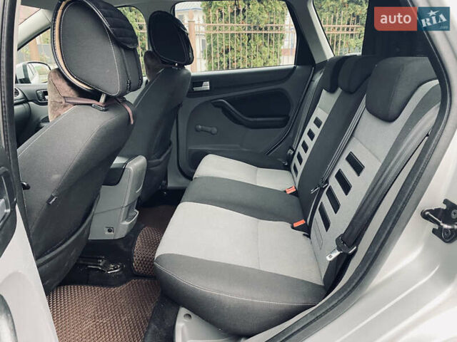 Сірий Форд Фокус, об'ємом двигуна 1.6 л та пробігом 303 тис. км за 6200 $, фото 30 на Automoto.ua