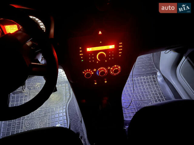 Серый Форд Фокус, объемом двигателя 1.6 л и пробегом 270 тыс. км за 5999 $, фото 66 на Automoto.ua