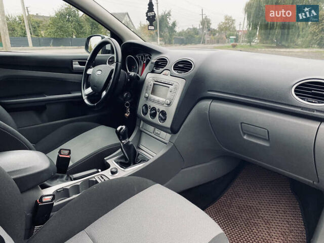 Сірий Форд Фокус, об'ємом двигуна 1.6 л та пробігом 303 тис. км за 6200 $, фото 33 на Automoto.ua