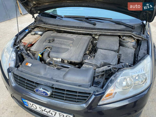Серый Форд Фокус, объемом двигателя 1.6 л и пробегом 290 тыс. км за 6000 $, фото 6 на Automoto.ua