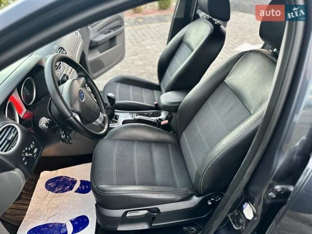 Серый Форд Фокус, объемом двигателя 1.6 л и пробегом 234 тыс. км за 6800 $, фото 12 на Automoto.ua