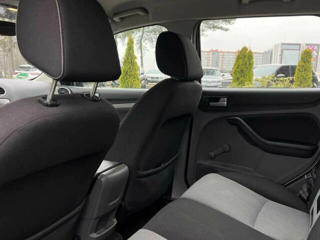 Серый Форд Фокус, объемом двигателя 1.5 л и пробегом 175 тыс. км за 5400 $, фото 17 на Automoto.ua