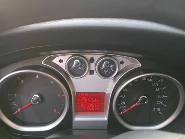 Серый Форд Фокус, объемом двигателя 1.6 л и пробегом 224 тыс. км за 6100 $, фото 12 на Automoto.ua