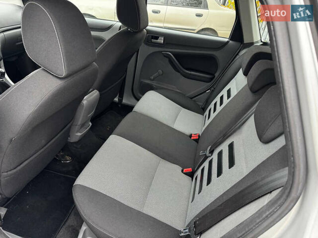 Сірий Форд Фокус, об'ємом двигуна 1.6 л та пробігом 188 тис. км за 5700 $, фото 13 на Automoto.ua