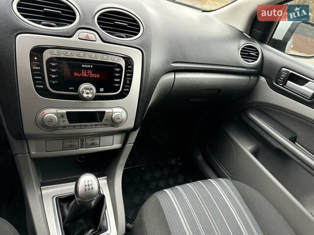 Сірий Форд Фокус, об'ємом двигуна 1.6 л та пробігом 240 тис. км за 5300 $, фото 12 на Automoto.ua
