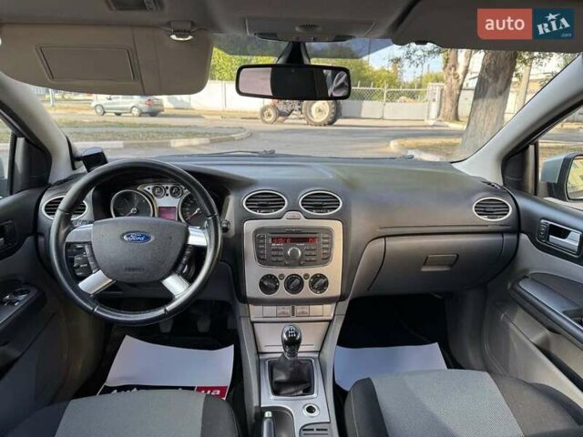 Сірий Форд Фокус, об'ємом двигуна 1.6 л та пробігом 300 тис. км за 5990 $, фото 13 на Automoto.ua