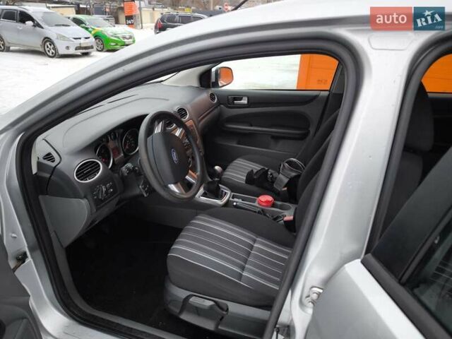 Сірий Форд Фокус, об'ємом двигуна 0 л та пробігом 172 тис. км за 5950 $, фото 22 на Automoto.ua