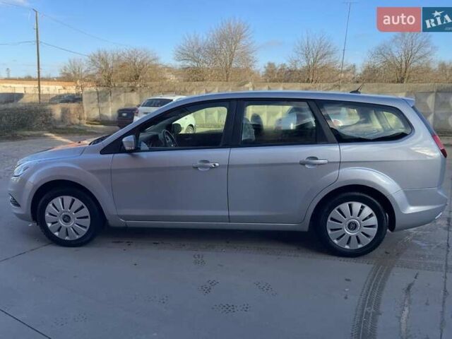 Серый Форд Фокус, объемом двигателя 1.6 л и пробегом 237 тыс. км за 5400 $, фото 1 на Automoto.ua