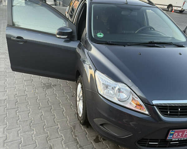 Серый Форд Фокус, объемом двигателя 0 л и пробегом 217 тыс. км за 5800 $, фото 2 на Automoto.ua