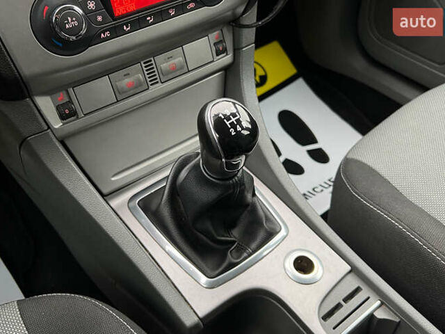 Серый Форд Фокус, объемом двигателя 1.56 л и пробегом 175 тыс. км за 5400 $, фото 14 на Automoto.ua