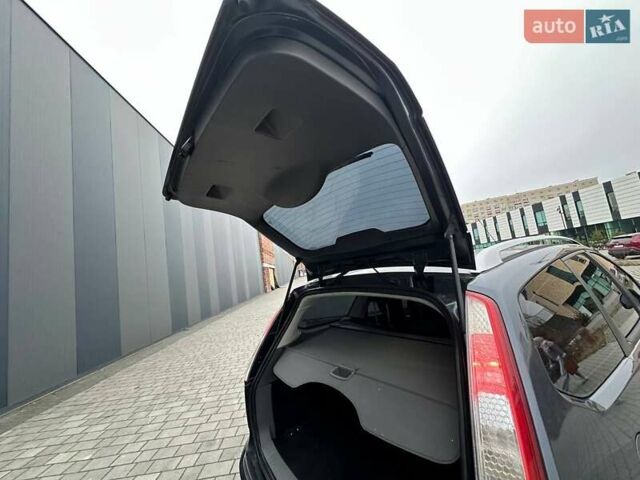 Сірий Форд Фокус, об'ємом двигуна 1.6 л та пробігом 276 тис. км за 5700 $, фото 12 на Automoto.ua