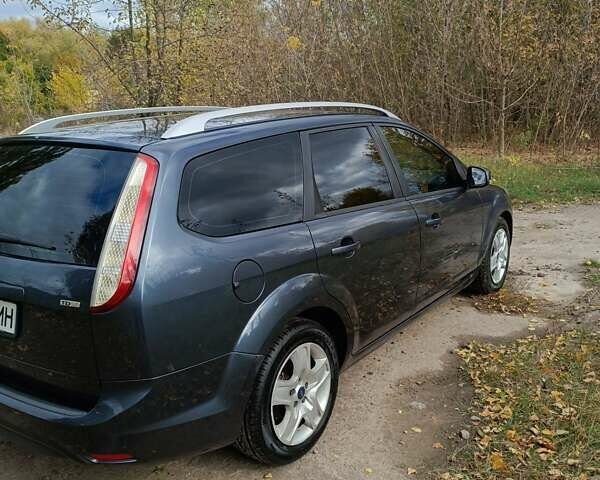 Серый Форд Фокус, объемом двигателя 1.6 л и пробегом 250 тыс. км за 4850 $, фото 4 на Automoto.ua