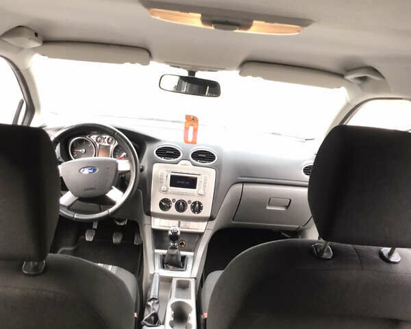 Серый Форд Фокус, объемом двигателя 1.56 л и пробегом 326 тыс. км за 5900 $, фото 13 на Automoto.ua