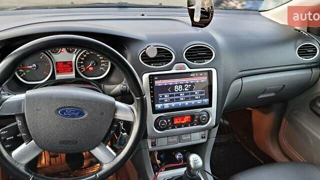 Серый Форд Фокус, объемом двигателя 1.6 л и пробегом 310 тыс. км за 6000 $, фото 14 на Automoto.ua