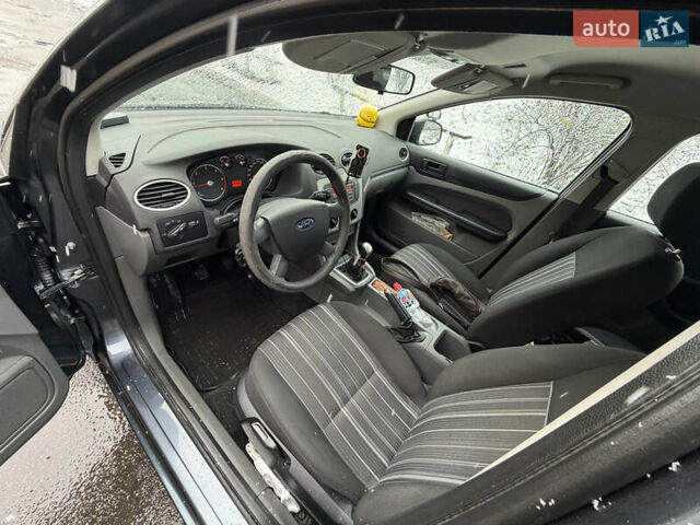 Сірий Форд Фокус, об'ємом двигуна 1.56 л та пробігом 294 тис. км за 5900 $, фото 6 на Automoto.ua
