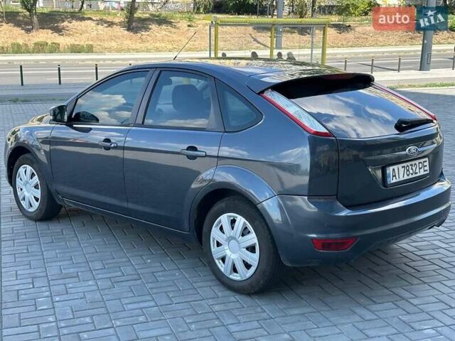 Серый Форд Фокус, объемом двигателя 1.6 л и пробегом 260 тыс. км за 5100 $, фото 3 на Automoto.ua