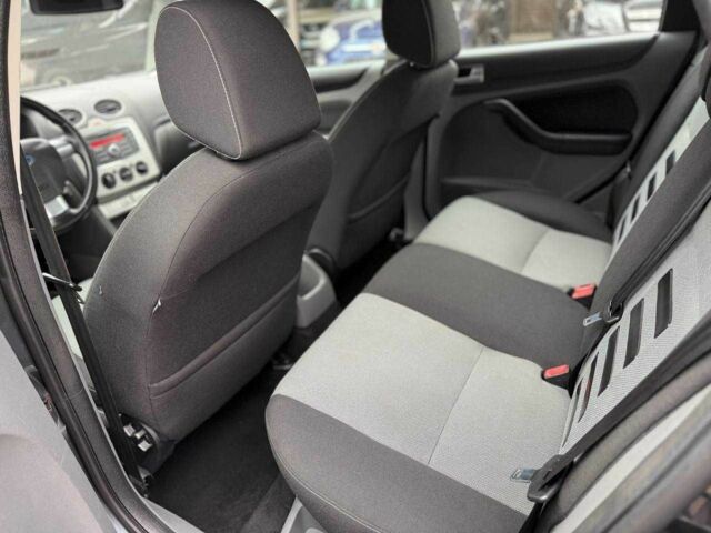 Серый Форд Фокус, объемом двигателя 1.6 л и пробегом 240 тыс. км за 6500 $, фото 14 на Automoto.ua