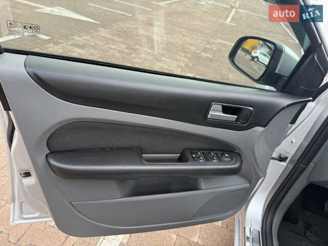 Сірий Форд Фокус, об'ємом двигуна 1.56 л та пробігом 187 тис. км за 5500 $, фото 21 на Automoto.ua
