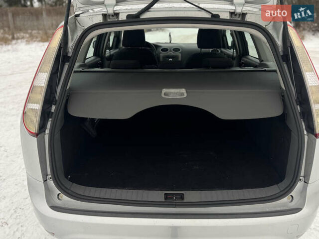 Серый Форд Фокус, объемом двигателя 1.6 л и пробегом 208 тыс. км за 6300 $, фото 30 на Automoto.ua