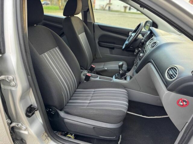 Сірий Форд Фокус, об'ємом двигуна 1.6 л та пробігом 226 тис. км за 4800 $, фото 11 на Automoto.ua