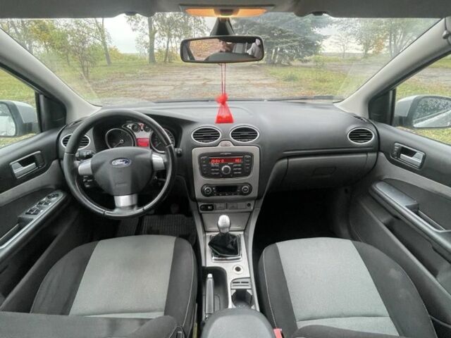 Серый Форд Фокус, объемом двигателя 1.8 л и пробегом 290 тыс. км за 3200 $, фото 8 на Automoto.ua