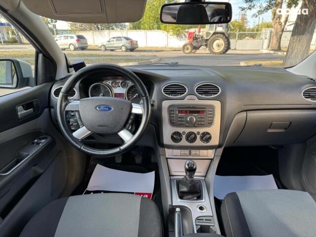 Сірий Форд Фокус, об'ємом двигуна 1.6 л та пробігом 300 тис. км за 5990 $, фото 11 на Automoto.ua