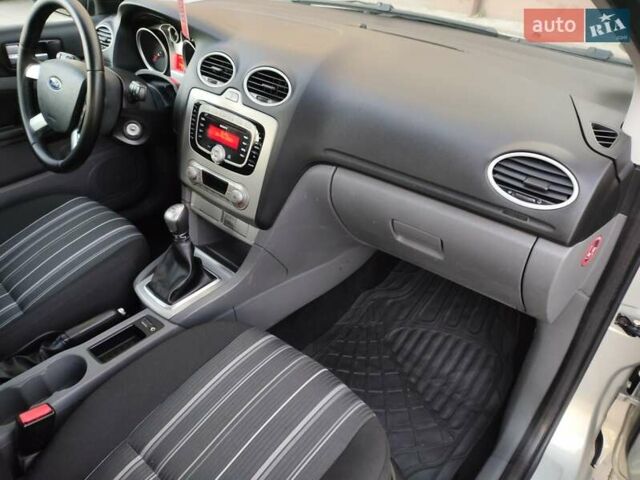 Серый Форд Фокус, объемом двигателя 1.6 л и пробегом 220 тыс. км за 5699 $, фото 19 на Automoto.ua