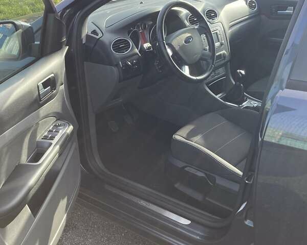 Серый Форд Фокус, объемом двигателя 1.6 л и пробегом 228 тыс. км за 6999 $, фото 10 на Automoto.ua