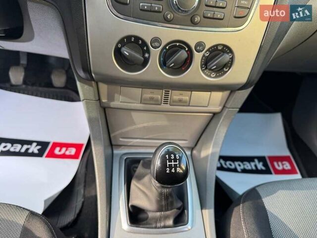 Сірий Форд Фокус, об'ємом двигуна 1.6 л та пробігом 300 тис. км за 5990 $, фото 20 на Automoto.ua