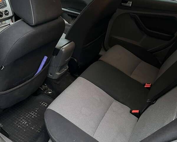 Серый Форд Фокус, объемом двигателя 1.56 л и пробегом 242 тыс. км за 5700 $, фото 12 на Automoto.ua